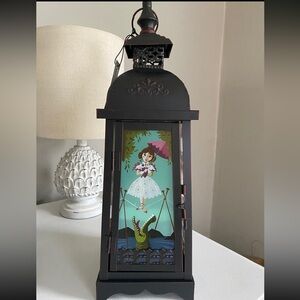 New Disney Haunted Mansion Stretching Room Scene Lantern HTF!!